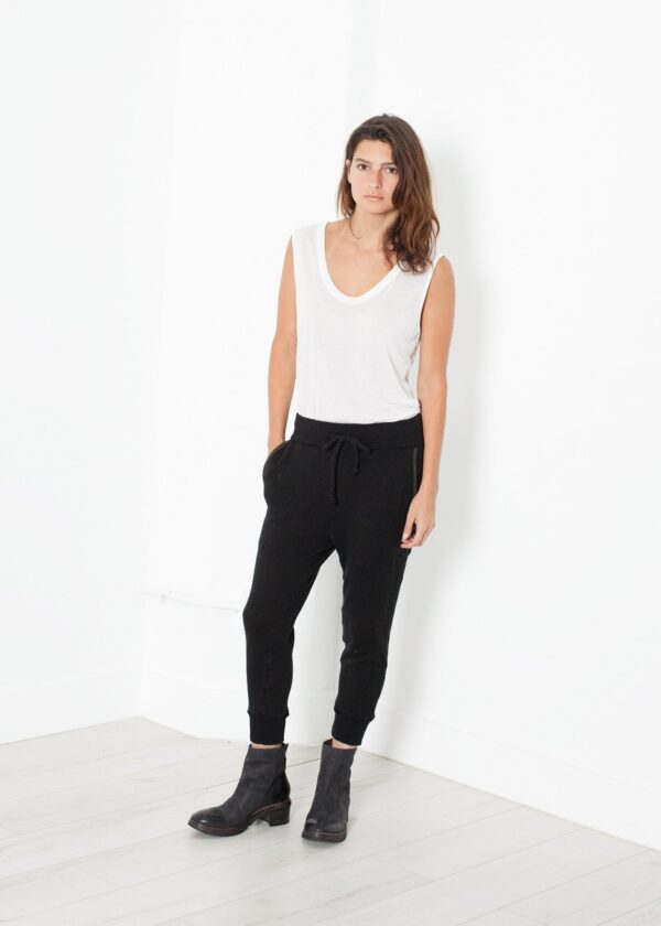 2014_10_11_Lana_Look1_01.jpg Highsoft Cropped Sweat in Black