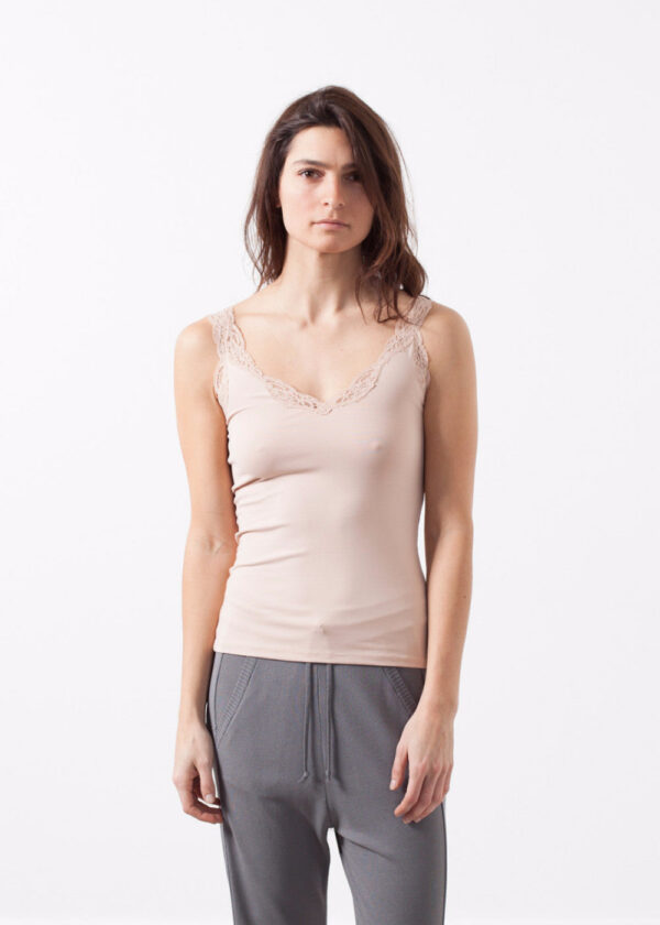 2015-02-08_Lana_Look_04_30238_2714.jpg Delicious Camisole