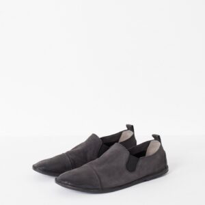 Low Chelsea Boot in Black