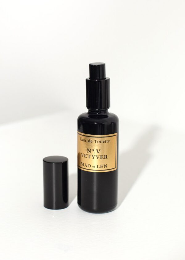 product_2014_11_15_20111_b.jpg No. V Perfume in Vetyver